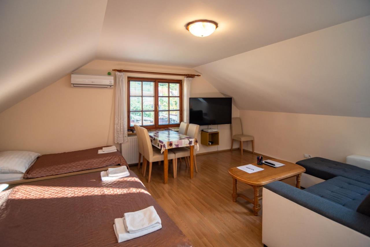 Apartman A Ubytovani U Machu Mikulov Exterior foto