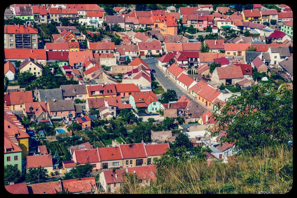 Apartman A Ubytovani U Machu Mikulov Exterior foto