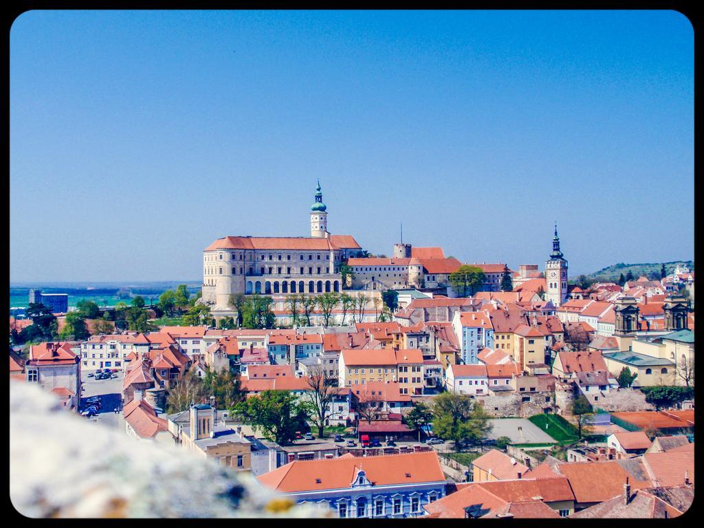 Apartman A Ubytovani U Machu Mikulov Exterior foto