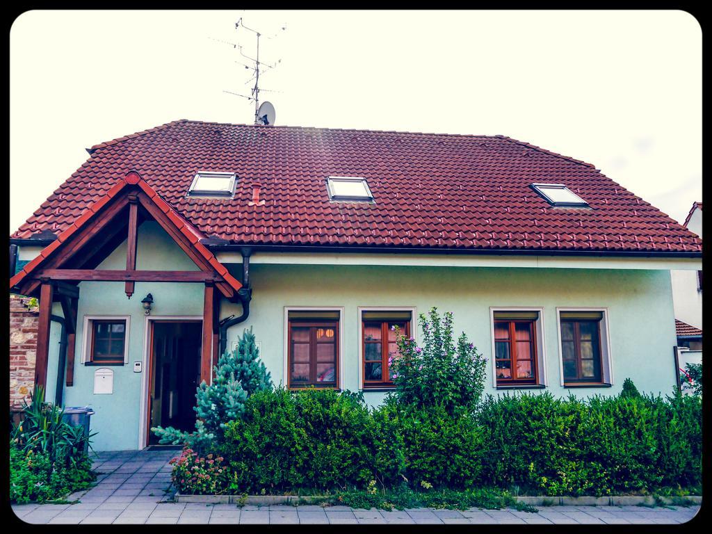 Apartman A Ubytovani U Machu Mikulov Exterior foto